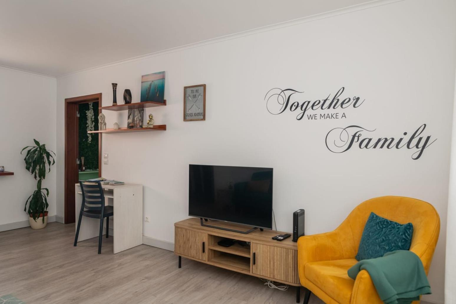 Family Friendly Azorean Apartment Ponta Delgada  Bagian luar foto